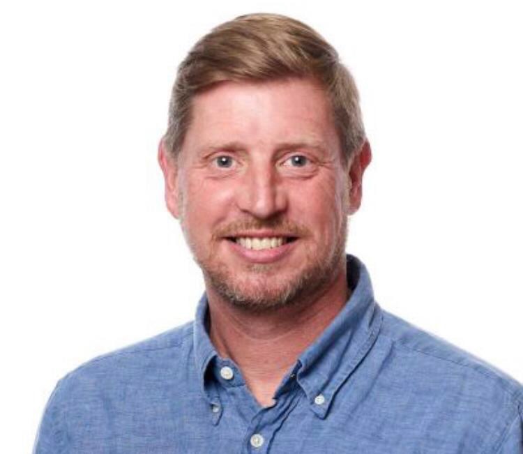 13 - FOTO Dr. Lee Jeys