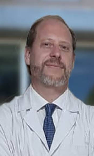 17- FOTO Dr. Vega